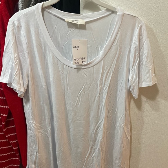 New With Tags White Tee Sz L - Picture 1 of 4